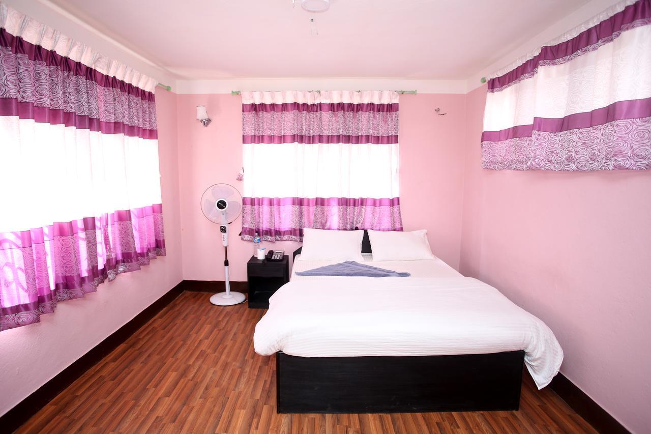 Mitra Garden Inn Κατμαντού Εξωτερικό φωτογραφία