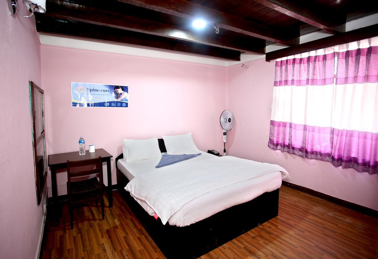 Mitra Garden Inn Κατμαντού Εξωτερικό φωτογραφία