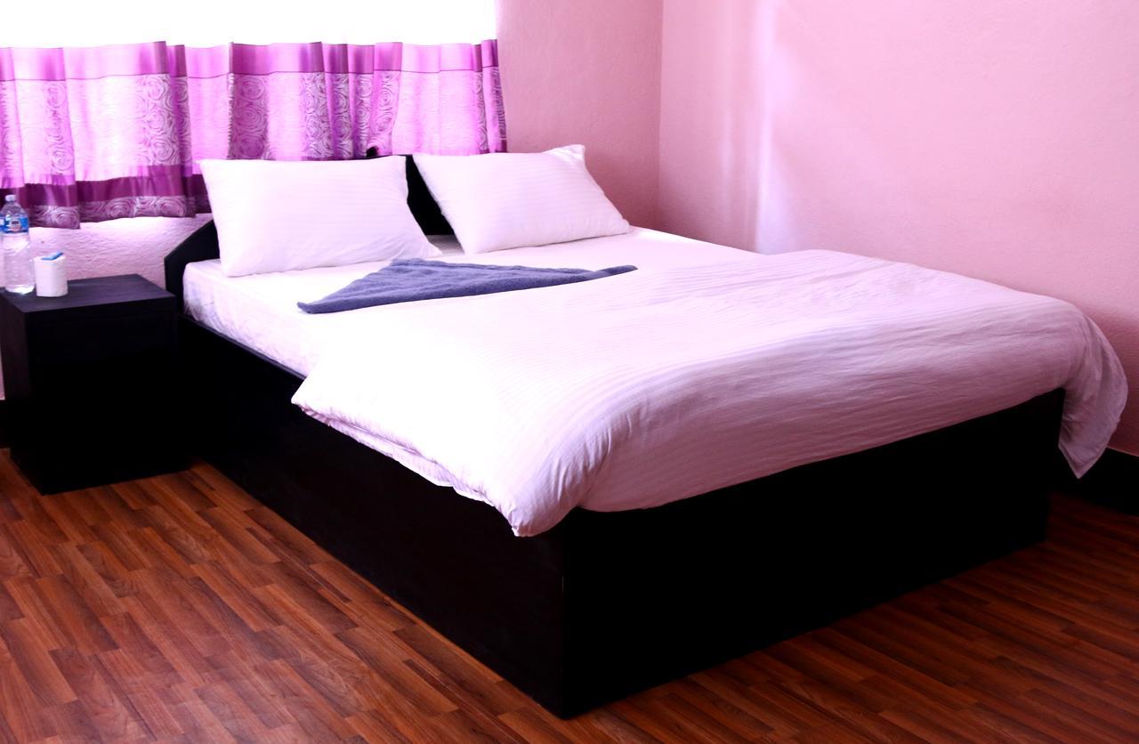 Mitra Garden Inn Κατμαντού Εξωτερικό φωτογραφία