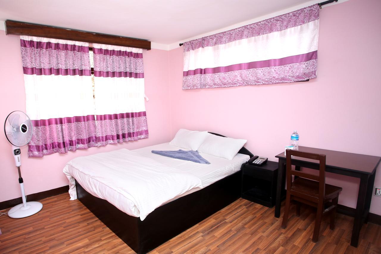 Mitra Garden Inn Κατμαντού Εξωτερικό φωτογραφία