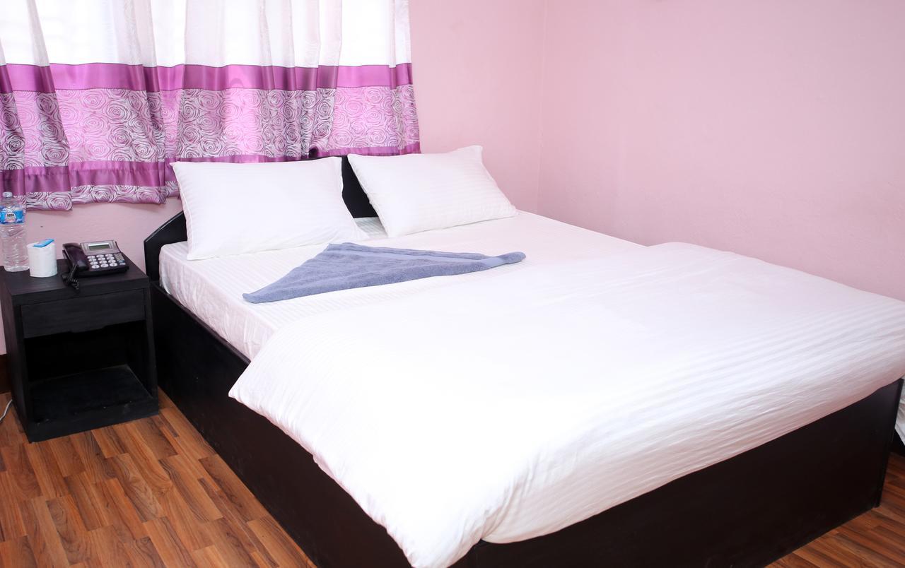 Mitra Garden Inn Κατμαντού Εξωτερικό φωτογραφία